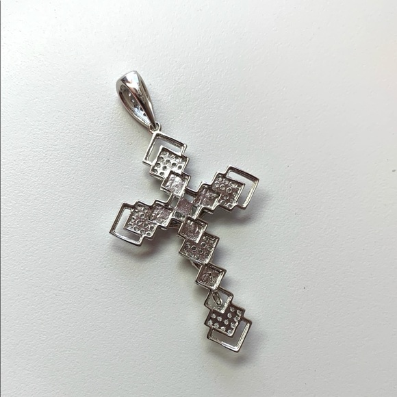Stamped 925 solid Sterling silver cross pendant - Picture 15 of 17